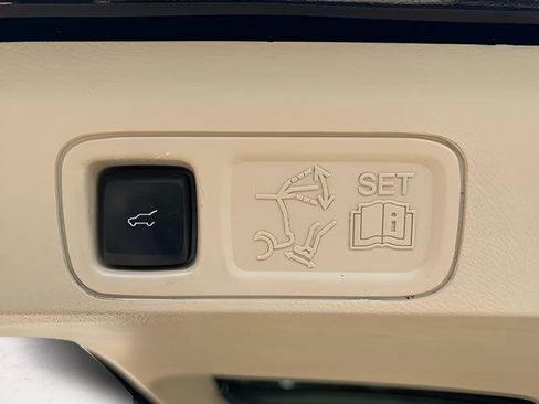 Used 2021 Lincoln Navigator L Reserve w/ Luxury Package AWD/4WD image 10