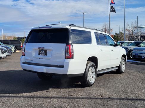Used 2019 GMC Yukon XL SLT image 4