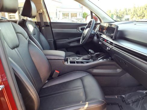 Certified 2025 Kia Sorento S image 10