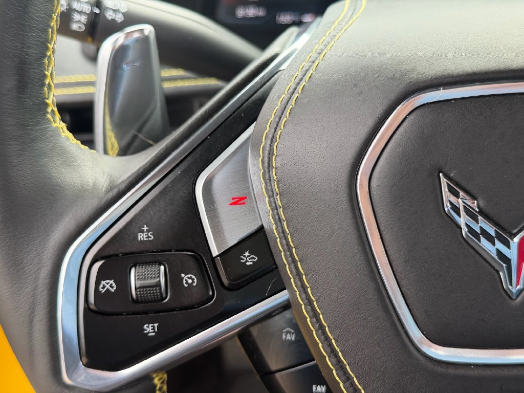 Used 2025 Chevrolet Corvette Stingray Premium Conv w/ Z51 Performance Package RWD image 23