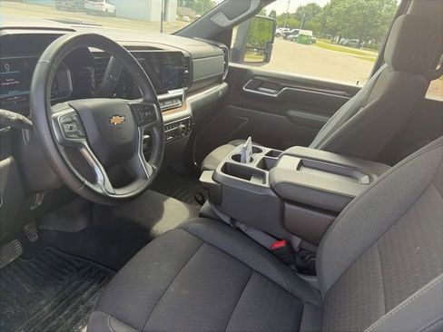 Used 2025 Chevrolet Silverado 2500 LT w/ Safety Package AWD/4WD image 16