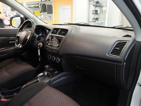 Used 2017 Mitsubishi Outlander Sport ES image 32