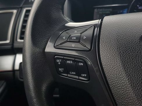 Used 2017 Ford Explorer XLT w/ Equipment Group 202A FWD image 23