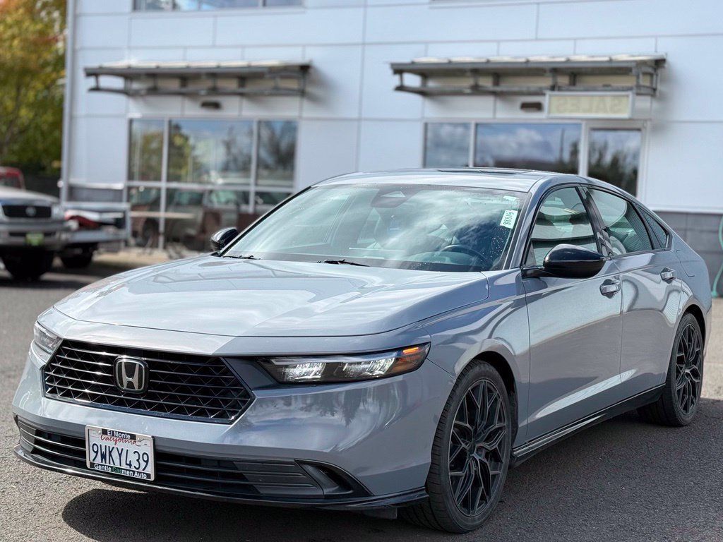 Used 2023 Honda Accord Sport image 1