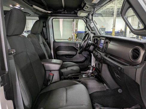 Used 2020 Jeep Wrangler Sport AWD/4WD image 13