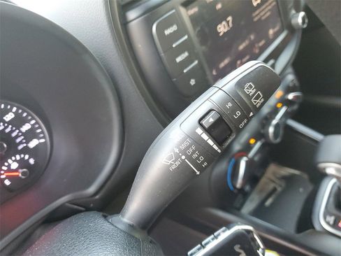 Used 2022 Kia Soul LX image 25