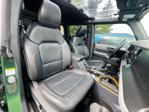 Used 2023 Ford Bronco Badlands w/ Sasquatch Package AWD/4WD image 28
