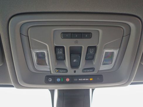 Used 2023 GMC Sierra 3500 Denali w/ Denali Ultimate Package image 32