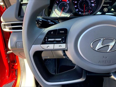 Used 2023 Hyundai Elantra SEL w/ Preferred Accessory Package FWD image 24