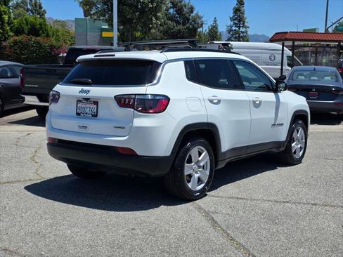 Certified 2022 Jeep Compass Latitude FWD image 5