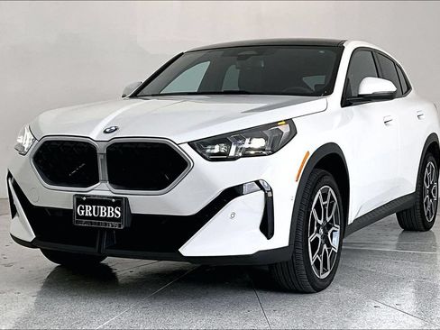Used 2025 BMW X2 xDrive28i AWD/4WD image 5