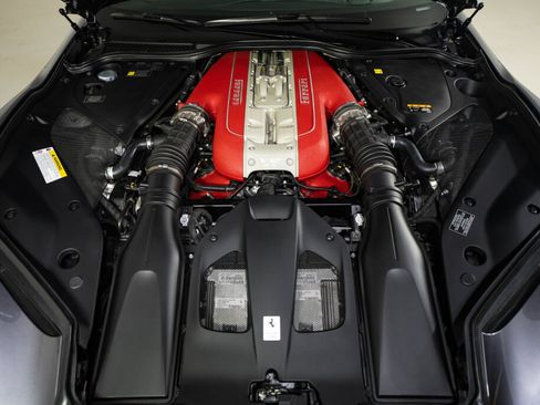 Used 2022 Ferrari 812 GTS RWD image 22