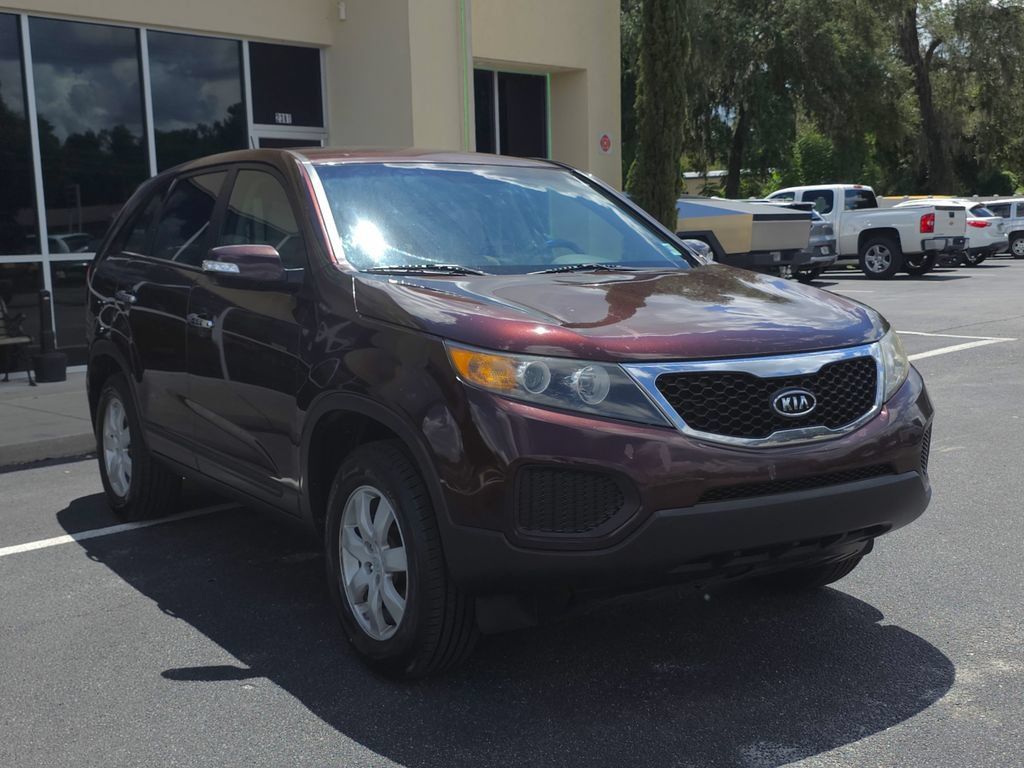 Used 2011 Kia Sorento 2WD image 3