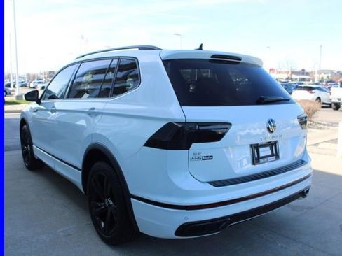Used 2024 Volkswagen Tiguan SE R-Line image 4