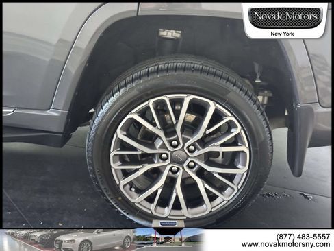 Used 2022 Jeep Grand Cherokee L Summit AWD/4WD image 6