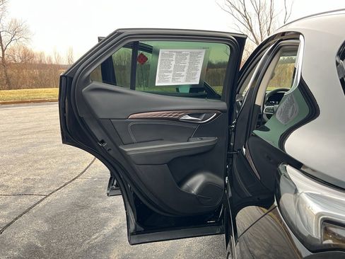 Used 2023 Buick Envision Avenir image 35