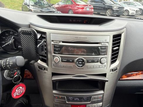 Used 2011 Subaru Outback 3.6R Limited w/ PWR Moonroof Pkg AWD/4WD image 17