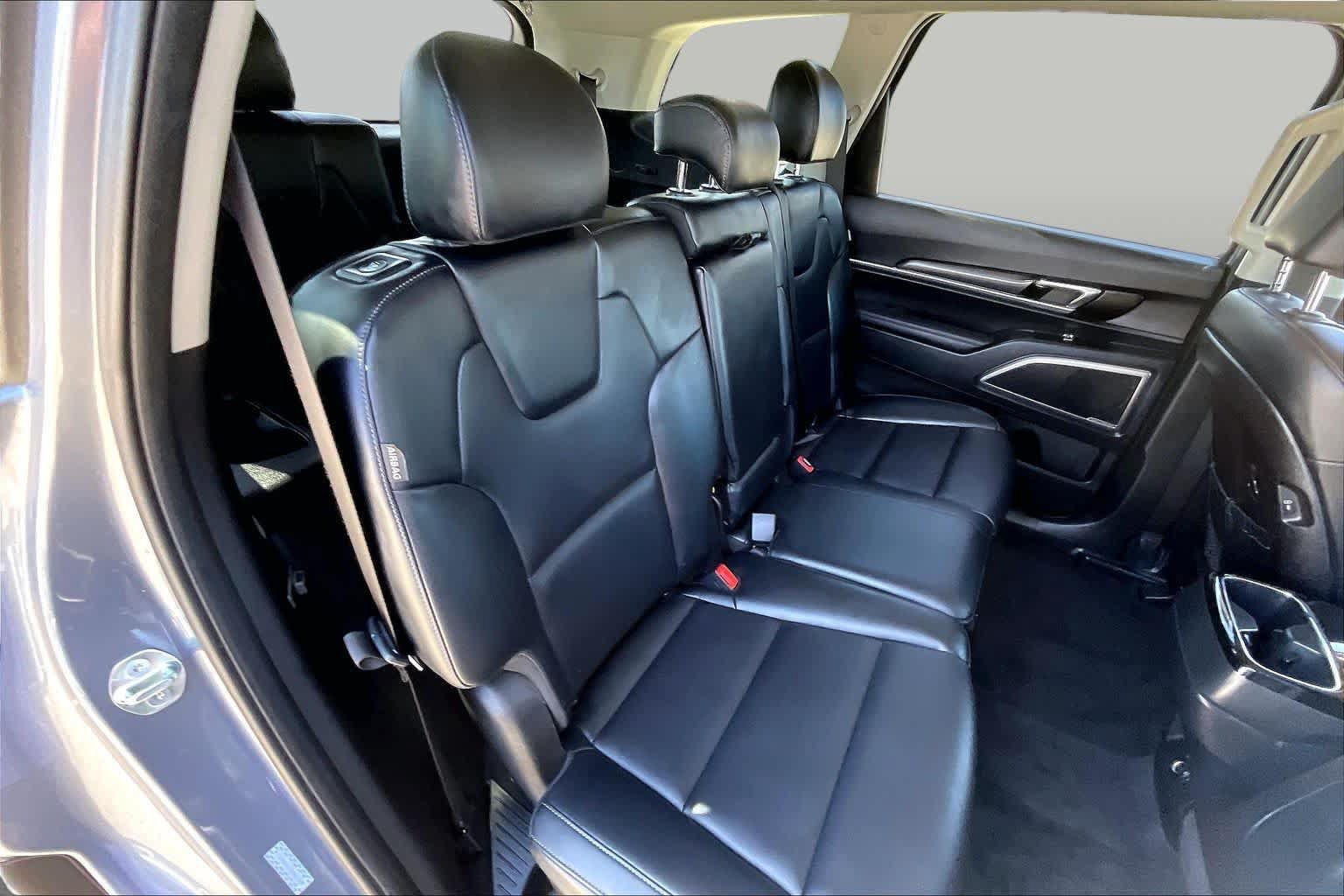 Used 2025 Kia Telluride LX FWD image 18