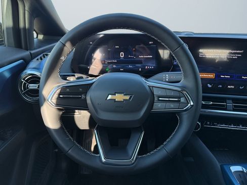 New 2026 Chevrolet Equinox EV LT image 12