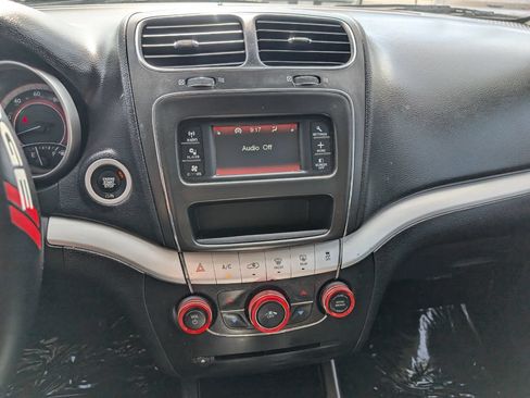 Used 2019 Dodge Journey SE w/ Connectivity Group FWD image 23