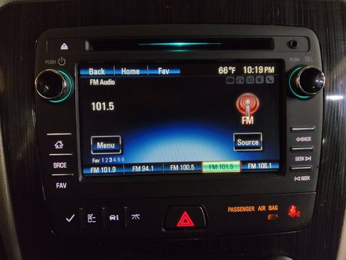 Used 2016 Chevrolet Traverse LT FWD image 25