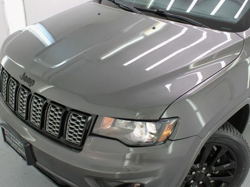 Used 2019 Jeep Grand Cherokee Altitude AWD/4WD image 17
