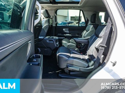 Used 2025 Ford Expedition Platinum AWD/4WD image 21