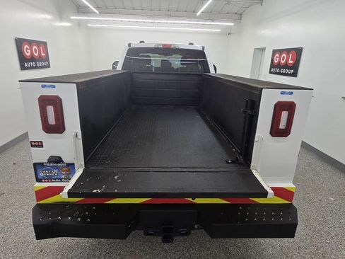 Used 2022 Ford F250 XL w/ Power Equipment Group image 5