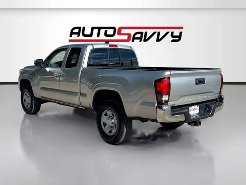 Used 2023 Toyota Tacoma SR image 5