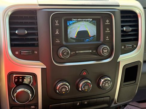 Used 2019 RAM 1500 Classic SLT AWD/4WD image 18