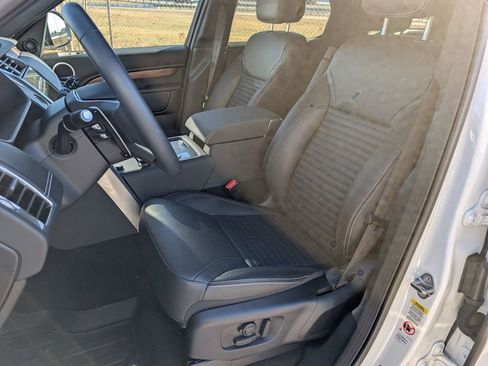 Certified 2024 Land Rover Discovery Dynamic SE AWD/4WD image 6