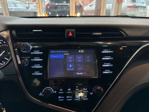 Used 2018 Toyota Camry L image 25