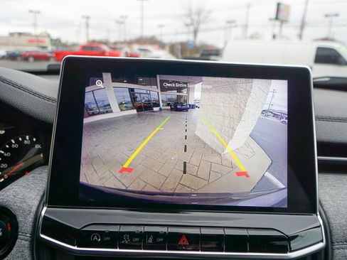 Used 2023 Jeep Compass Sport image 21