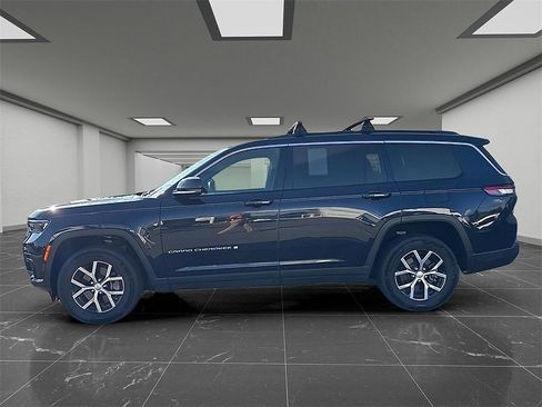 Used 2024 Jeep Grand Cherokee L Limited image 9