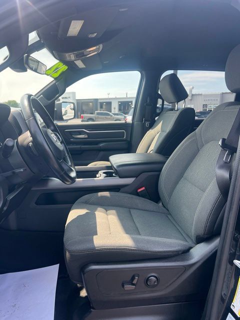 Used 2022 RAM 1500 4x4 Crew Cab image 24