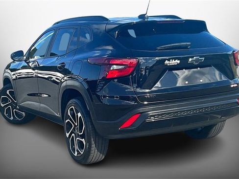 Used 2024 Chevrolet Trax RS w/ Sunroof Package image 11