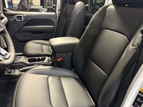 New 2024 Jeep Wrangler Sahara w/ Technology Group image 19