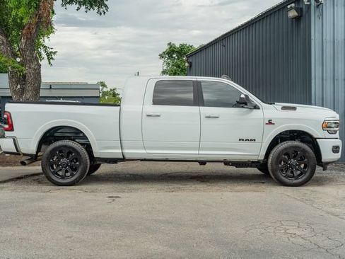 Used 2022 RAM 2500 Laramie w/ Night Edition AWD/4WD image 7