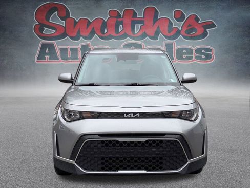 Used 2024 Kia Soul LX w/ Option Group 015 FWD image 2