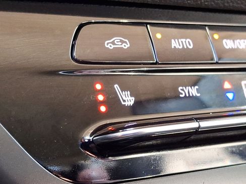 Used 2022 Buick Envision Preferred FWD image 25