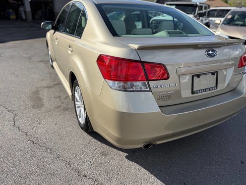 Used 2010 Subaru Legacy 2.5i Premium image 52
