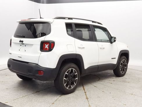 Certified 2023 Jeep Renegade Latitude w/ Sun/Sound Group AWD/4WD image 6