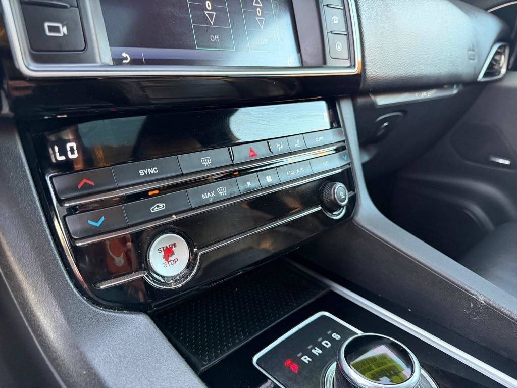 Used 2018 Jaguar F-PACE Prestige AWD/4WD image 48