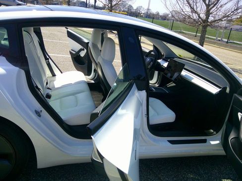 Used 2021 Tesla Model 3 Long Range AWD/4WD image 43