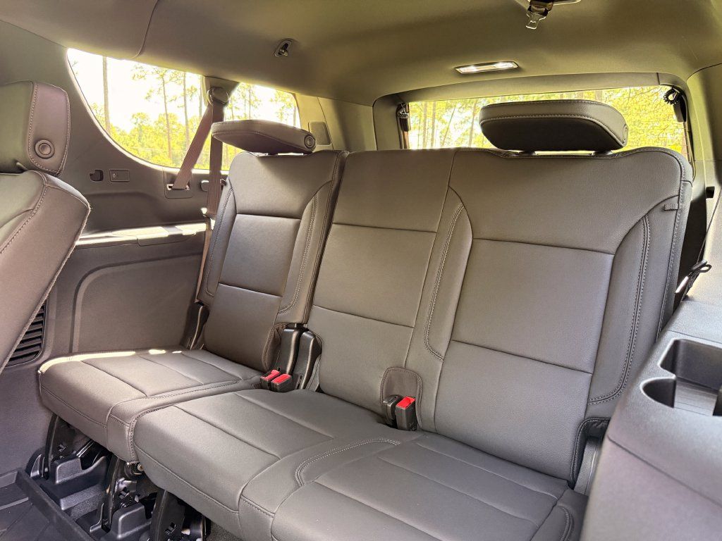 New 2026 Chevrolet Suburban Z71 w/ Z71 Off-Road Package AWD/4WD image 30