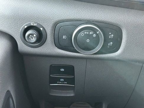 Used 2023 Ford Transit 350 XLT image 18