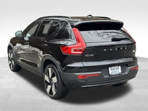 Certified 2023 Volvo XC40 Recharge Plus image 6