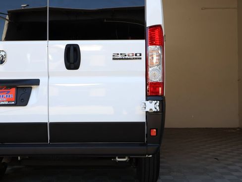 Used 2025 RAM ProMaster 2500 w/ U-Haul Equipment Group FWD image 12