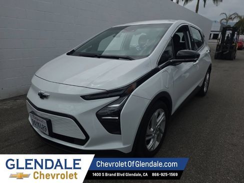 Used 2023 Chevrolet Bolt LT w/ Driver Confidence Package FWD image 1