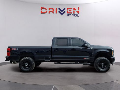 Used 2023 Ford F250 XLT w/ XLT Premium Package image 6